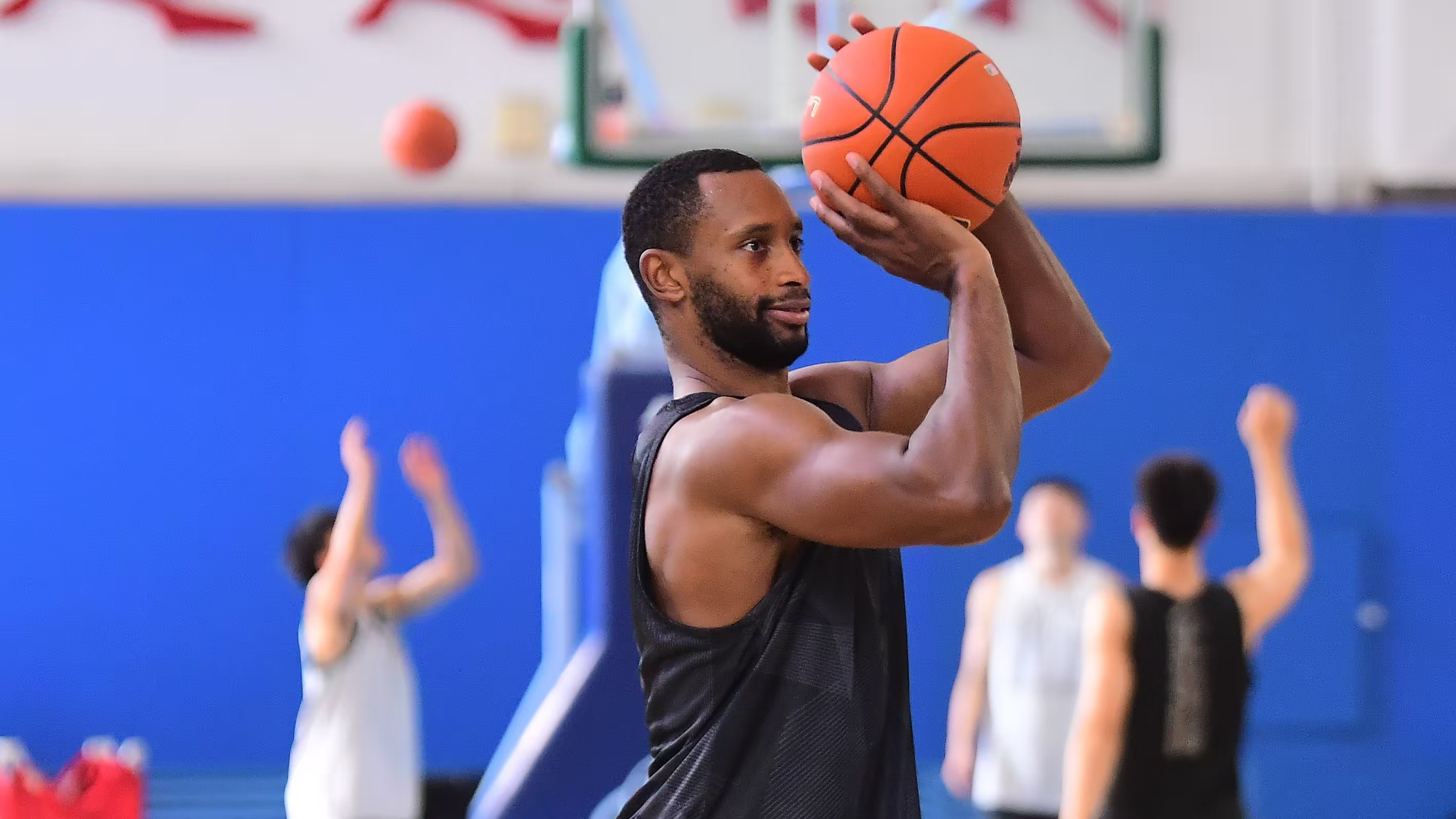 一个具有极 一个具有极