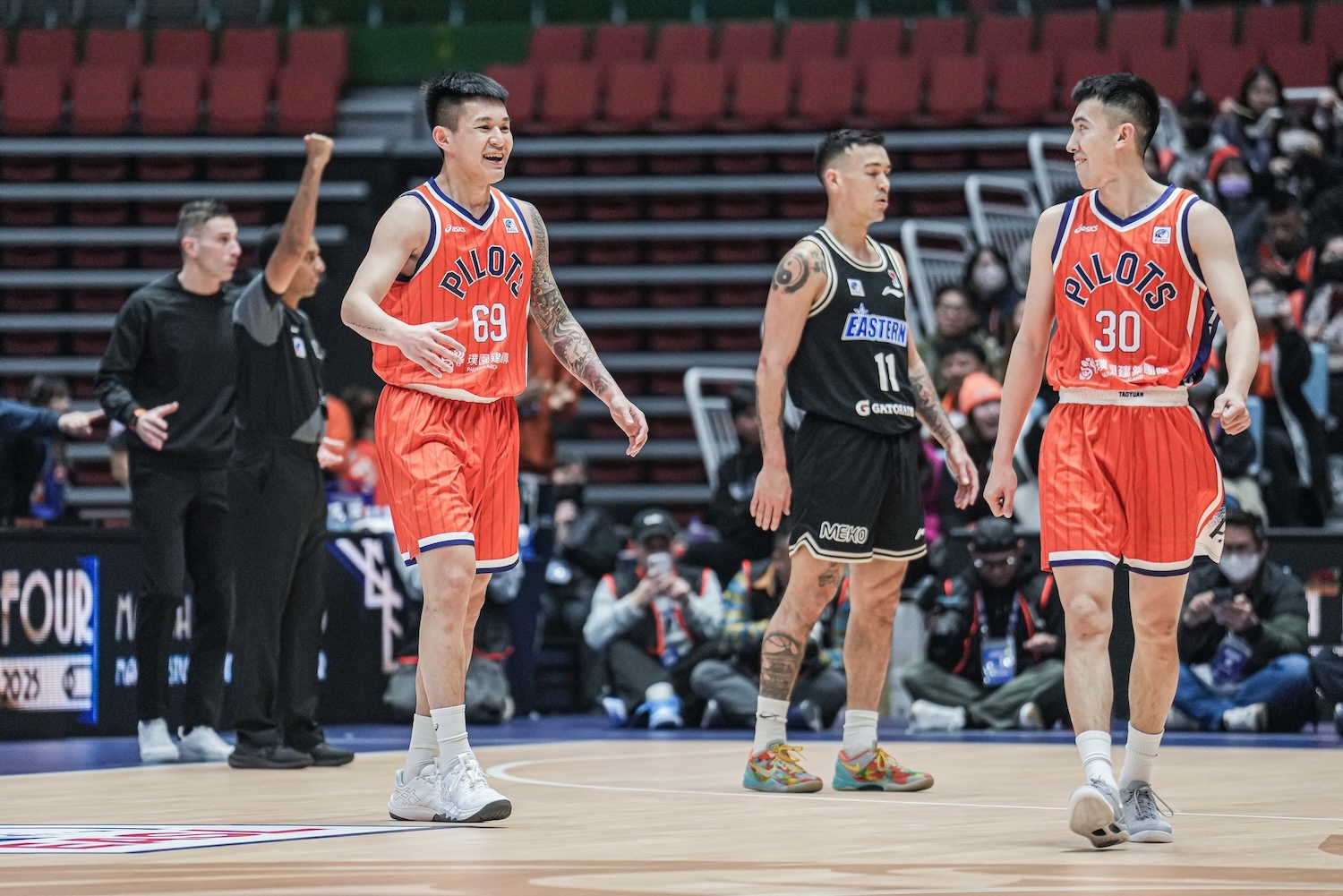 决定比赛结 决定比赛结